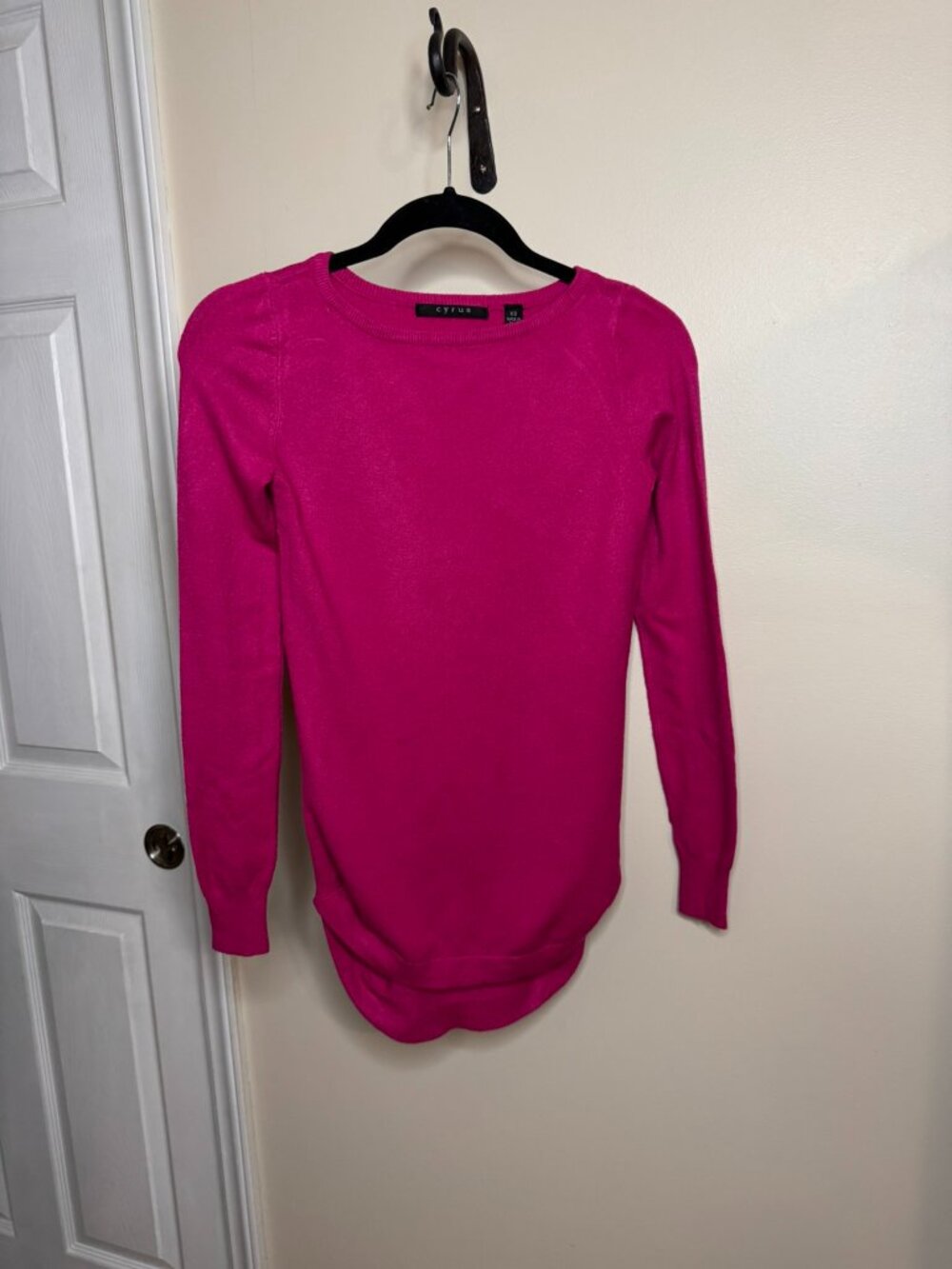Cyrus Magenta Crewneck Lightweight Sweater XS